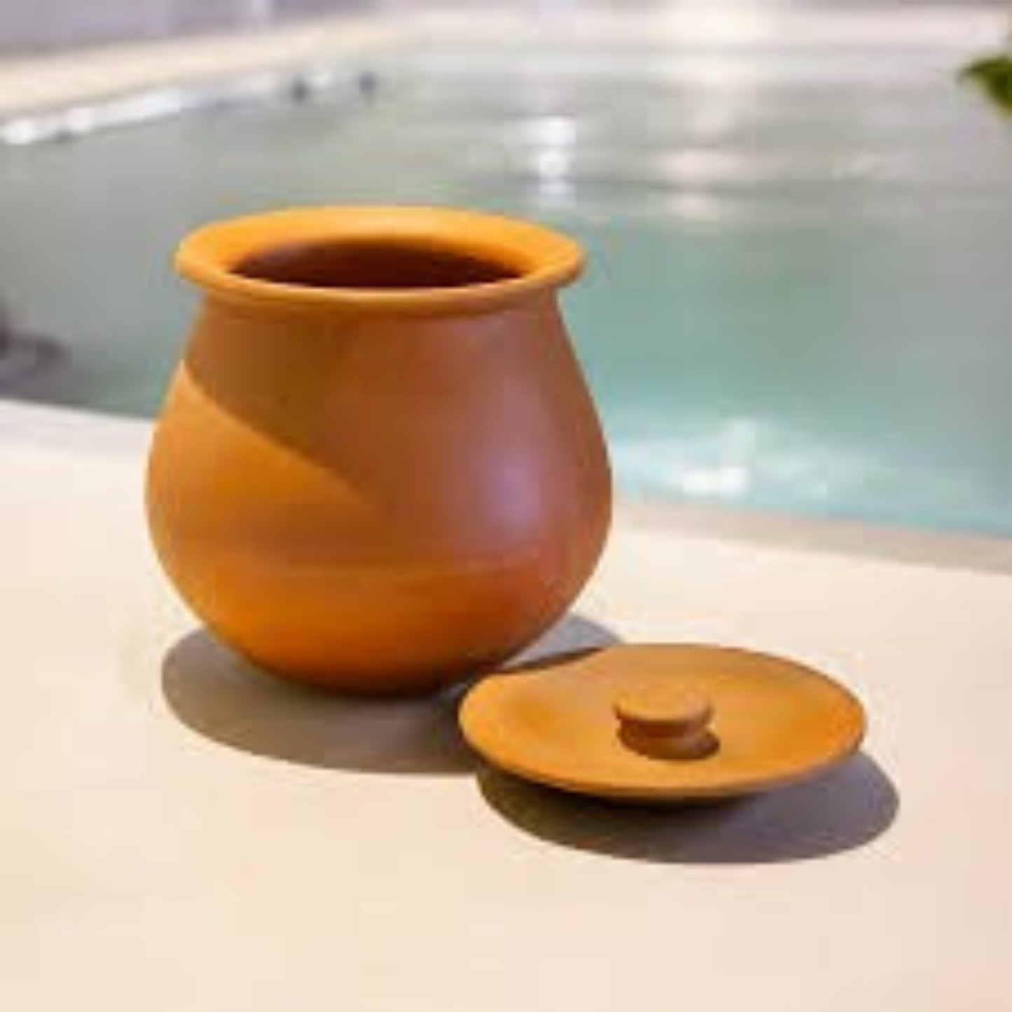 Clay Lota With Cover 6"